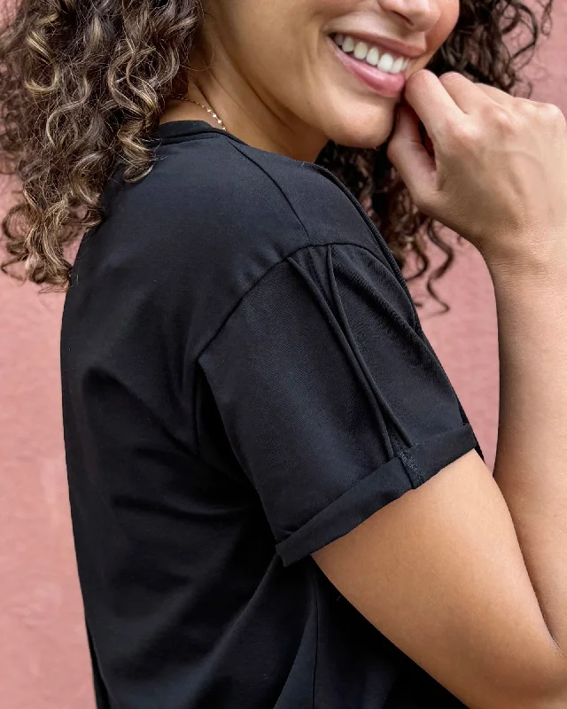 LEISURE tee in Black Adventure