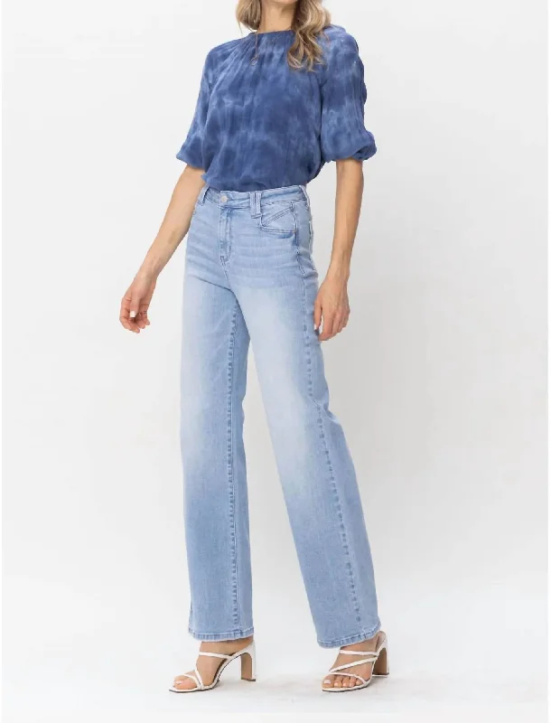 Jeanie Jeans In Light Wash